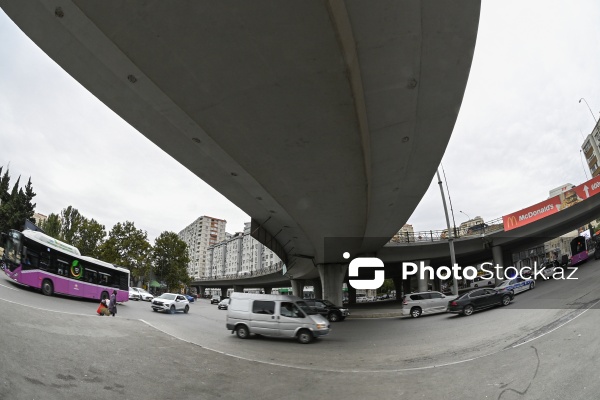 Paytaxt Bakının müxtəlif ərazilərində yerləşən körpülər