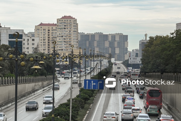 Paytaxt Bakının müxtəlif ərazilərində yerləşən körpülər