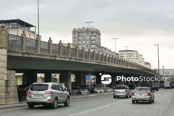 Paytaxt Bakının müxtəlif ərazilərində yerləşən körpülər