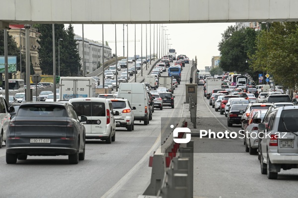 Paytaxt Bakının müxtəlif ərazilərində yerləşən körpülər