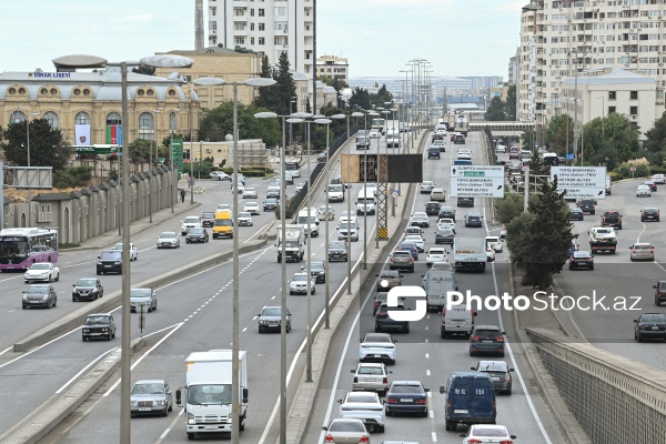 Paytaxt Bakının müxtəlif ərazilərində yerləşən körpülər