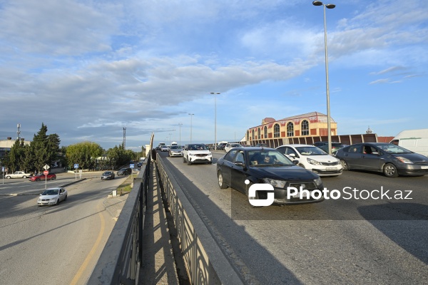 Paytaxt Bakının müxtəlif ərazilərində yerləşən körpülər