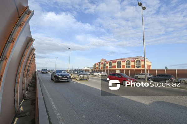 Paytaxt Bakının müxtəlif ərazilərində yerləşən körpülər