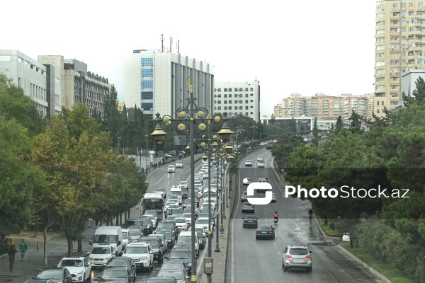 Paytaxt Bakının müxtəlif ərazilərində yerləşən körpülər