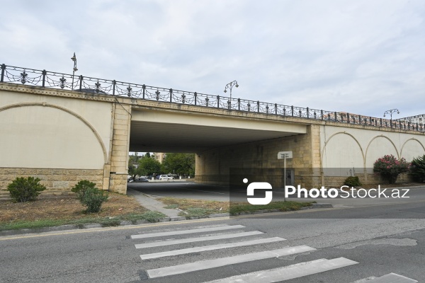 Paytaxt Bakının müxtəlif ərazilərində yerləşən körpülər