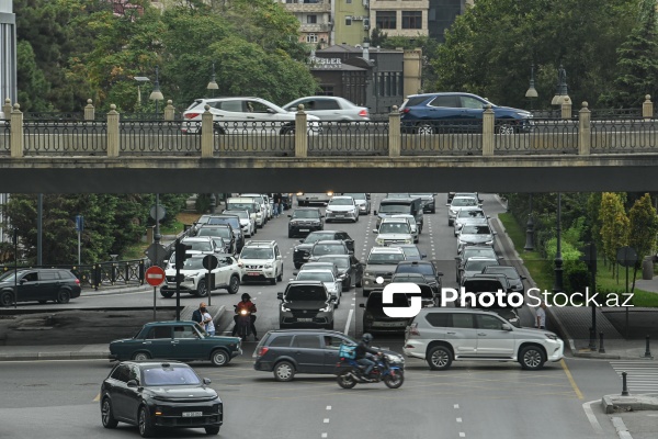 Paytaxt Bakının müxtəlif ərazilərində yerləşən körpülər