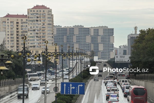 Paytaxt Bakının müxtəlif ərazilərində yerləşən körpülər