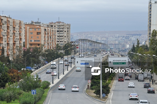 Paytaxt Bakının müxtəlif ərazilərində yerləşən körpülər