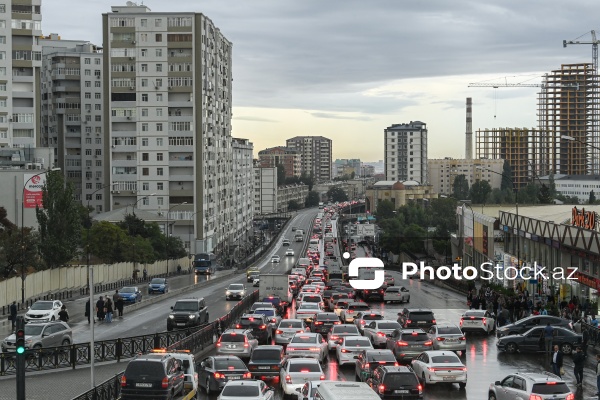 Paytaxt Bakının müxtəlif ərazilərində yerləşən körpülər