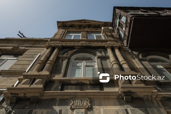 Paytaxt Bakının XIX-XX əsrlərə aid qədim binaları