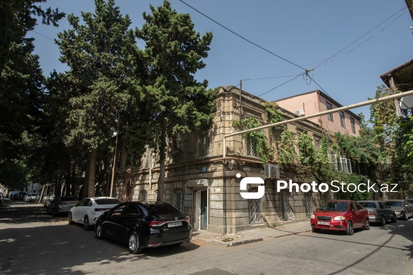 Paytaxt Bakının XIX-XX əsrlərə aid qədim binaları