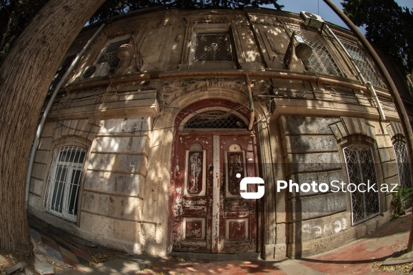 Paytaxt Bakının XIX-XX əsrlərə aid qədim binaları