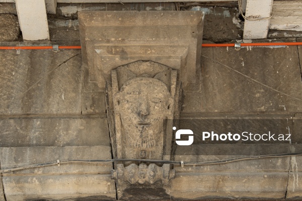 Paytaxt Bakının XIX-XX əsrlərə aid qədim binaları