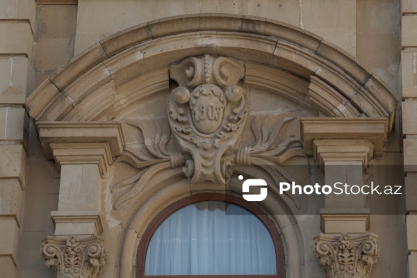 Paytaxt Bakının XIX-XX əsrlərə aid qədim binaları