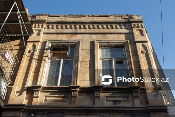 Paytaxt Bakının XIX-XX əsrlərə aid qədim binaları