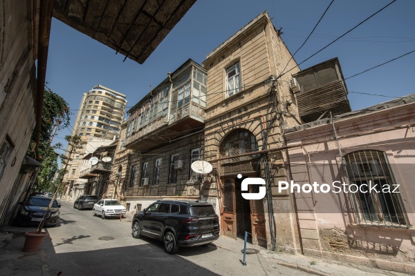 Paytaxt Bakının XIX-XX əsrlərə aid qədim binaları