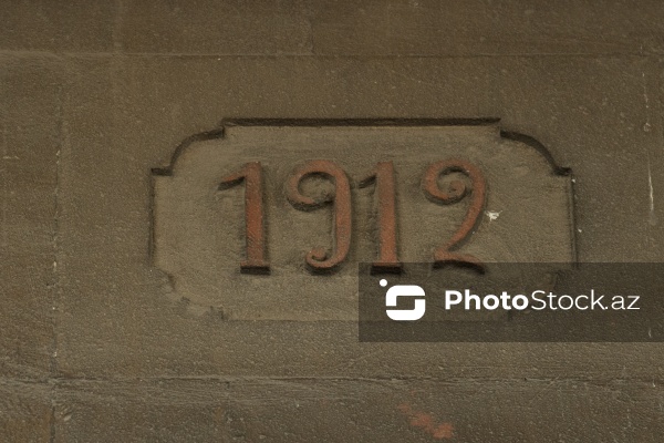 Paytaxt Bakının XIX-XX əsrlərə aid qədim binaları