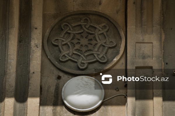 Paytaxt Bakının XIX-XX əsrlərə aid qədim binaları