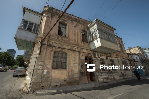 Paytaxt Bakının XIX-XX əsrlərə aid qədim binaları