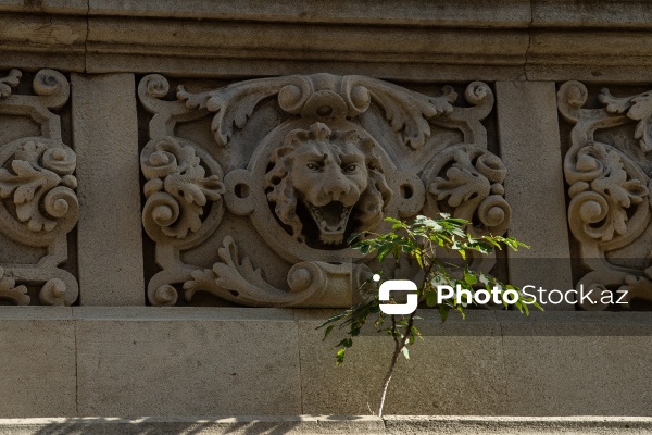 Paytaxt Bakının XIX-XX əsrlərə aid qədim binaları