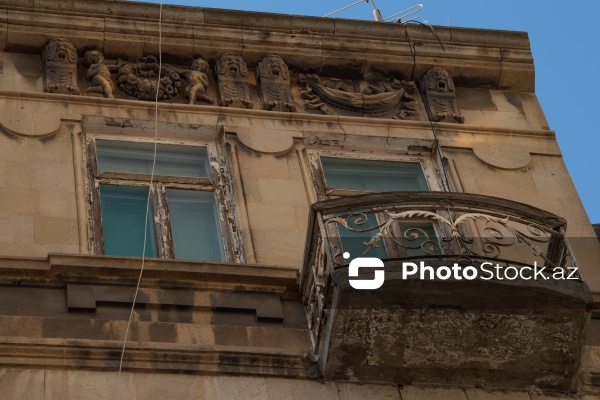 Paytaxt Bakının XIX-XX əsrlərə aid qədim binaları