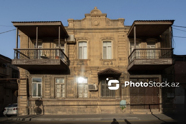 Paytaxt Bakının XIX-XX əsrlərə aid qədim binaları