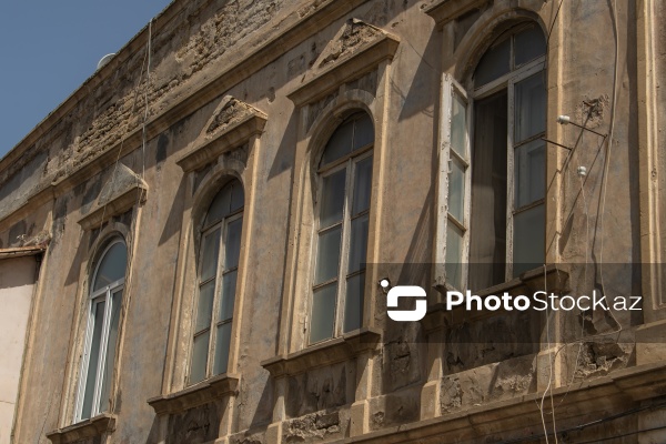 Paytaxt Bakının XIX-XX əsrlərə aid qədim binaları