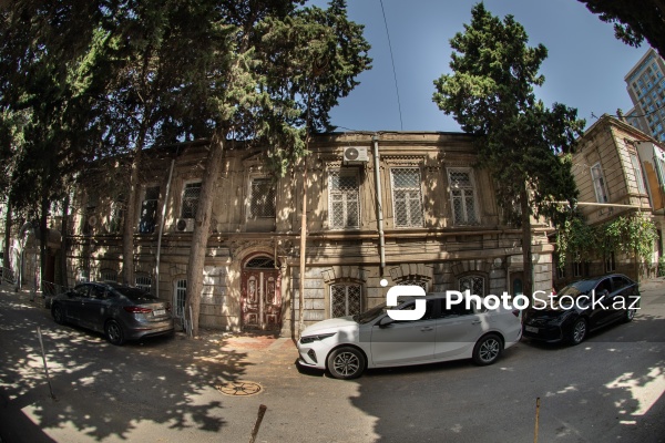Paytaxt Bakının XIX-XX əsrlərə aid qədim binaları