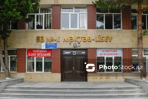 Paytaxt məktəblərində yeni tədris ilinin ilk günü