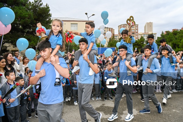 Paytaxt məktəblərində yeni tədris ilinin ilk günü