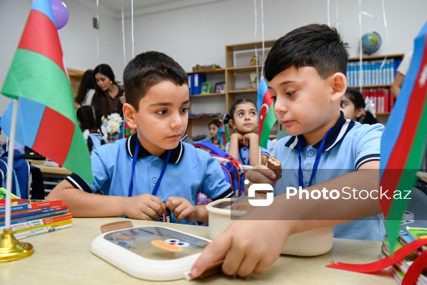 Paytaxt məktəblərində yeni tədris ilinin ilk günü