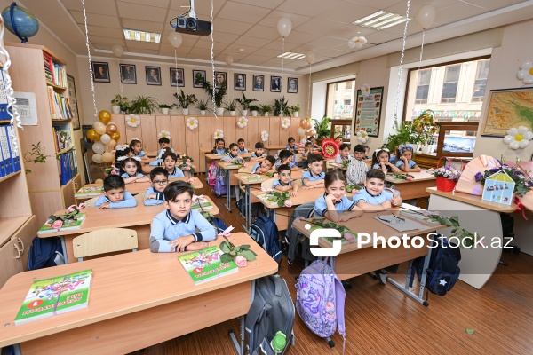 Paytaxt məktəblərində yeni tədris ilinin ilk günü