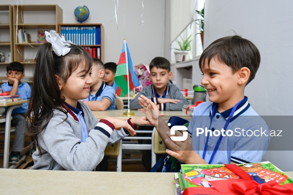 Paytaxt məktəblərində yeni tədris ilinin ilk günü