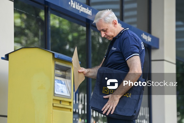 Dəbdən düşməyən peşə: “Poçtalyonun bir günü”