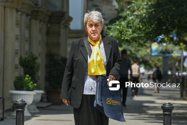 Dəbdən düşməyən peşə: “Poçtalyonun bir günü”