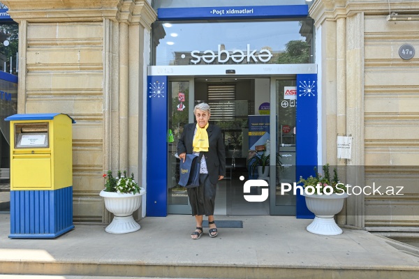 Dəbdən düşməyən peşə: “Poçtalyonun bir günü”