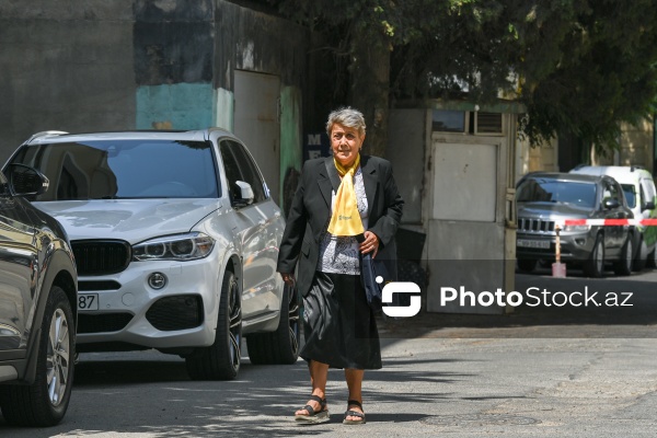 Dəbdən düşməyən peşə: “Poçtalyonun bir günü”