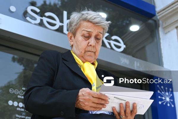 Dəbdən düşməyən peşə: “Poçtalyonun bir günü”