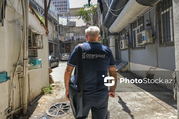 Dəbdən düşməyən peşə: “Poçtalyonun bir günü”