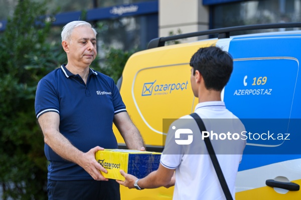 Dəbdən düşməyən peşə: “Poçtalyonun bir günü”