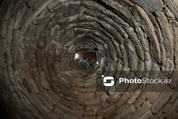 Qoşaqışlaq kəndində yerləşən qədim tağ evlər