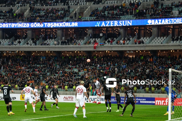 Bakı Olimpiya Stadionunda baş tutan "Qarabağ" - "Qalatasaray" oyunu
