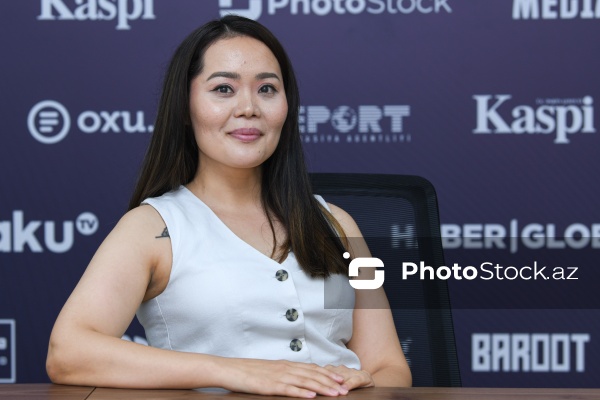 Qazaxıstanlı bloqer Aiymgül Berdenova