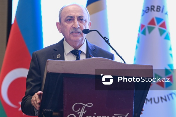 Əziz Ələkbərli - "Qərbi Azərbaycana qayıdış: milli ideyanın yeni mərhələsi kimi” mövzusunda I beynəlxalq elmi konfransda