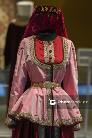 “Qərbi azərbaycanlıların milli geyim irsi” adlı sərgi