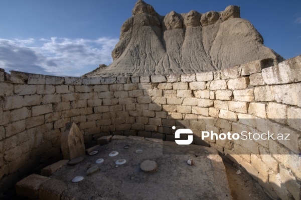 Qobustan rayonu ərazisində yerləşən Quşqaya