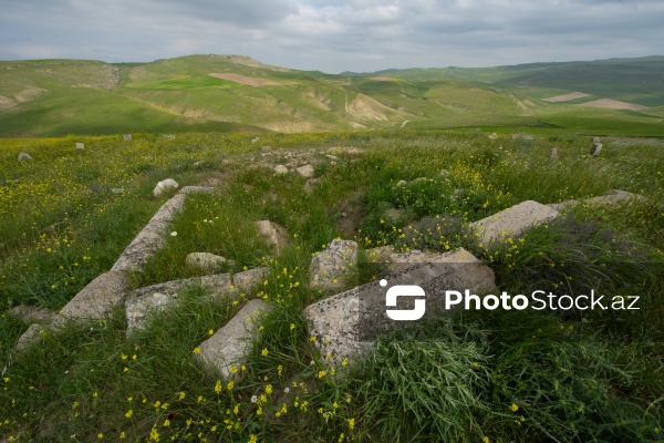 Qobustan rayonunda yerləşən qədim qəbiristanlıq