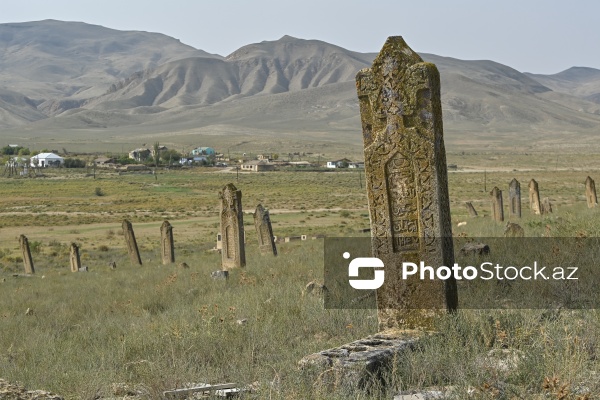 Qobustan rayonunun Qaracüzlü kənd qəbiristanlığı