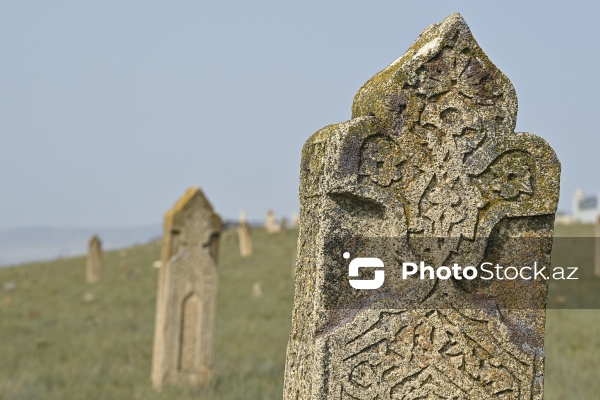 Qobustan rayonunun Qaracüzlü kənd qəbiristanlığı