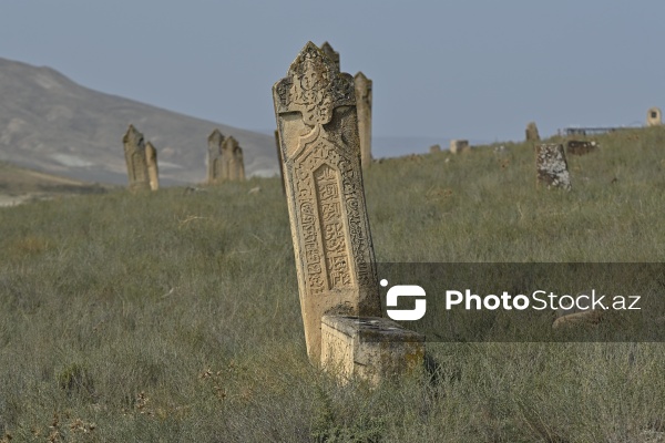 Qobustan rayonunun Qaracüzlü kənd qəbiristanlığı
